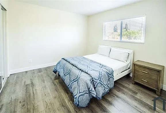 2435 Lancaster Ave — Photo 7