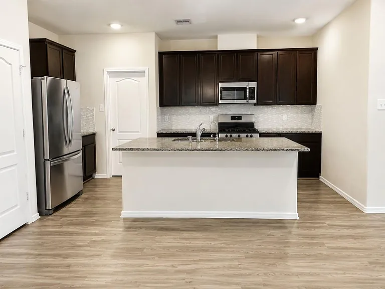 21275 Catalina Palm Dr — Photo 3