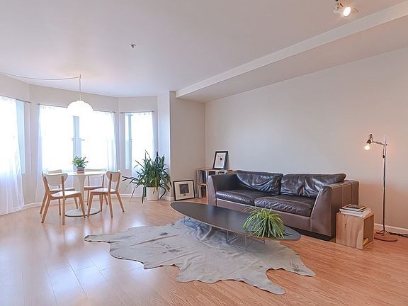 4th image of 1 Cityview Ln Unit 215