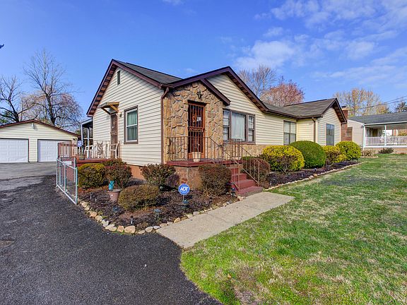 2nd image of 3107 Atoka Ln