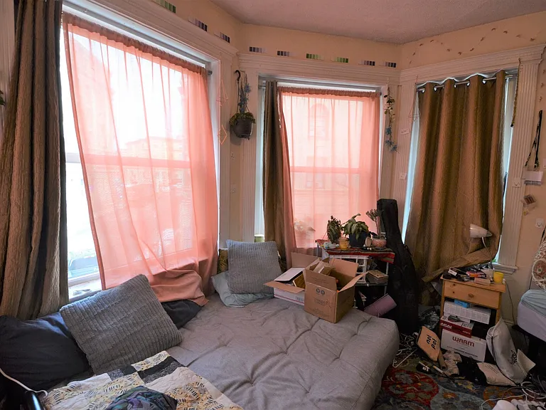 13 Haviland St #2F — Photo 3