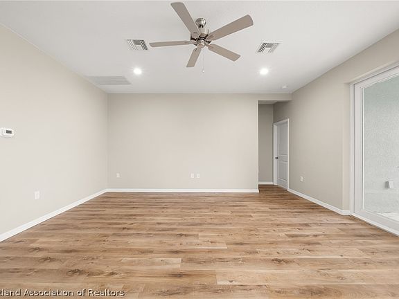 5th image of 845 Peachtree Dr