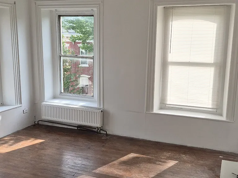 207-219 N 9th St #301 — Photo 2