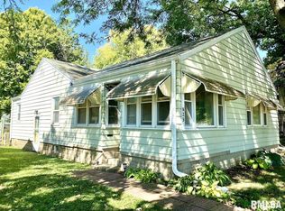 823 N Hamilton St, Lincoln, IL 62656