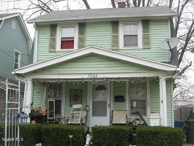 1st image of 2044 Brussels St