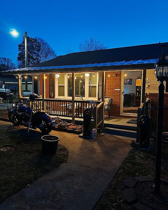 1st image of 683 Gibson Dr NW