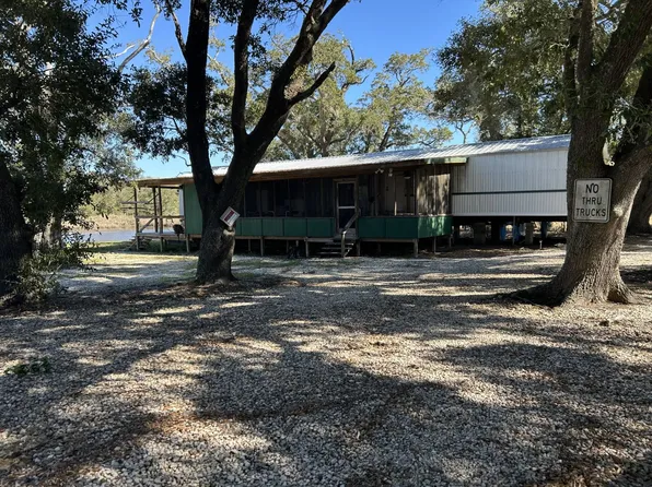 996 Oak Ln, Hackberry, LA 70645