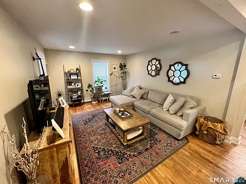 30 Thorpe St Photo 1