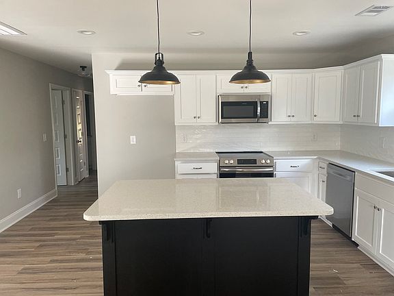 4th image of 4001 17th Ave