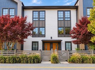 1358 Peakside Pl, Squamish, BC V8B 1A8