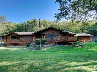 10377 Nemaha Rd, Oskaloosa, KS 66066