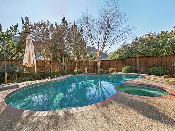 3rd image of 2801 Pond Wood Dr