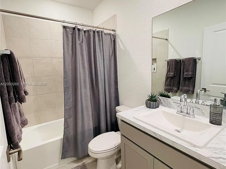 916 SE 19th St #916 — Photo 15