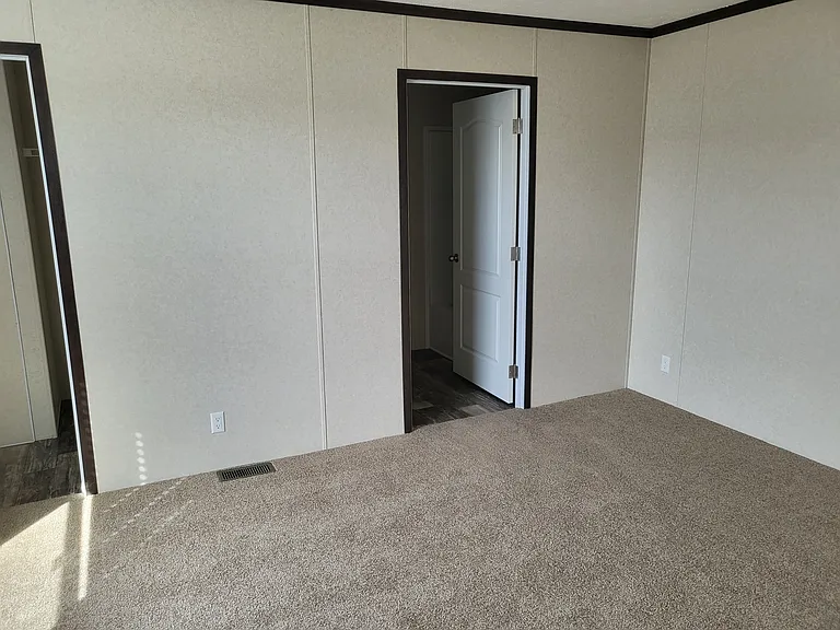126 Elm Ave — Photo 5
