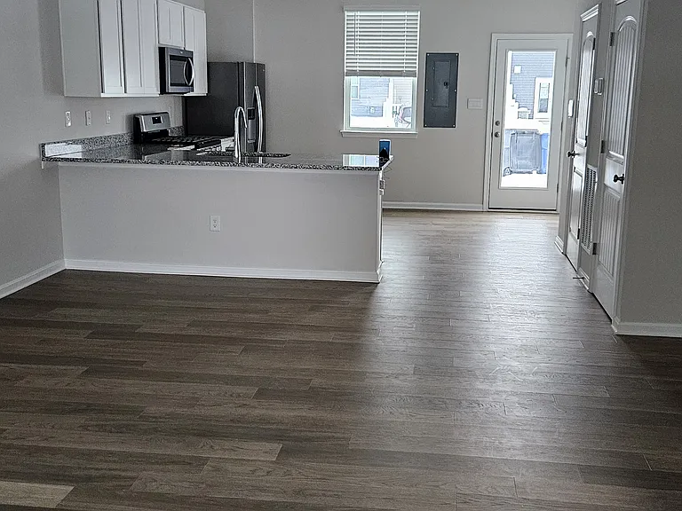 114 Ann Moore St — Photo 5