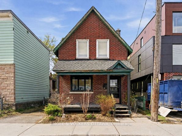 86 Pinhey St, Ottawa, ON K1Y 1T4