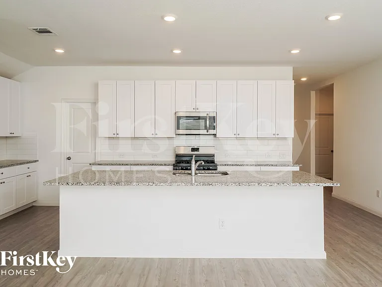 1260 Treehouse Ln — Photo 7