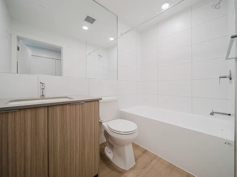 5828 Granville St — Photo 32