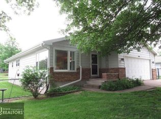 2015 Meadow Ln, Keokuk, IA