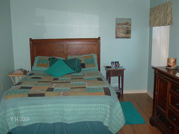 Master Bed w/ full bath
