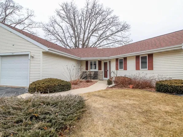 107 Oxford Lane, Cambridge, WI 53523