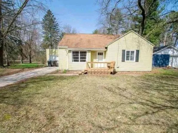 5001 Drake St, Midland, MI 48640