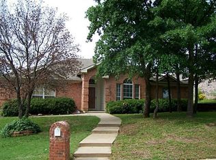 5015 Buckboard Rd, Arlington, TX 76017