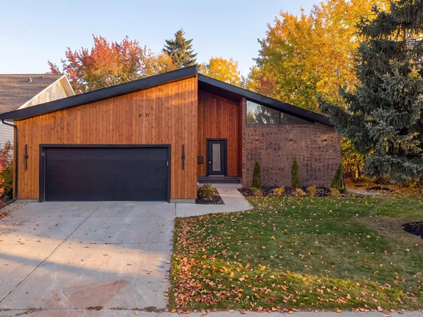 135 Walker Rd NW, Edmonton, AB T5T 4C2