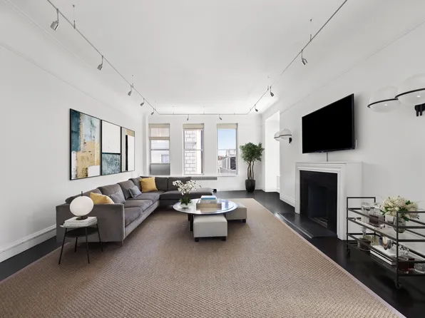 180 West 58th Street 11A image 2 of 16