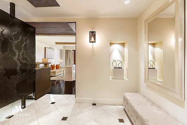 Sold by Warburg | media 1