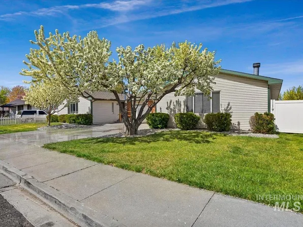 324/328 Ridgeway Dr, Twin Falls, ID 83301