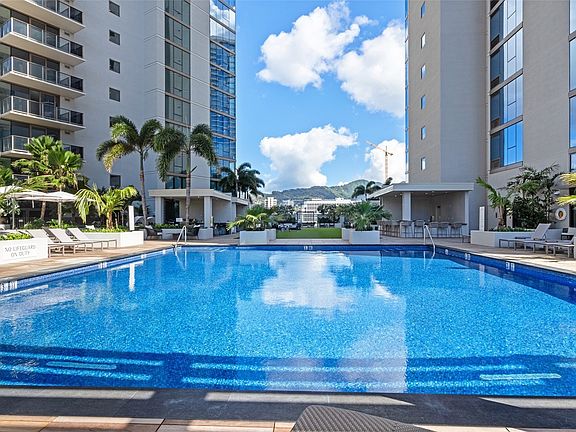 2nd image of 1390 Kapiolani Blvd #3107