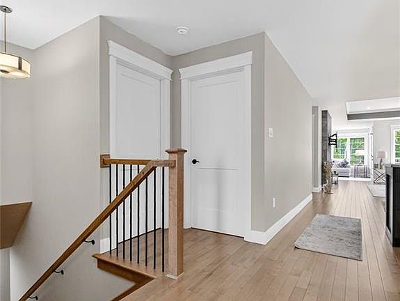4th image of 24 Rosenburg St