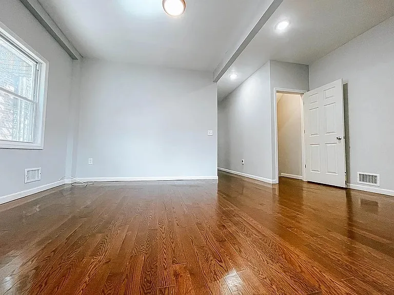285 Grant Ave #1 — Photo 6