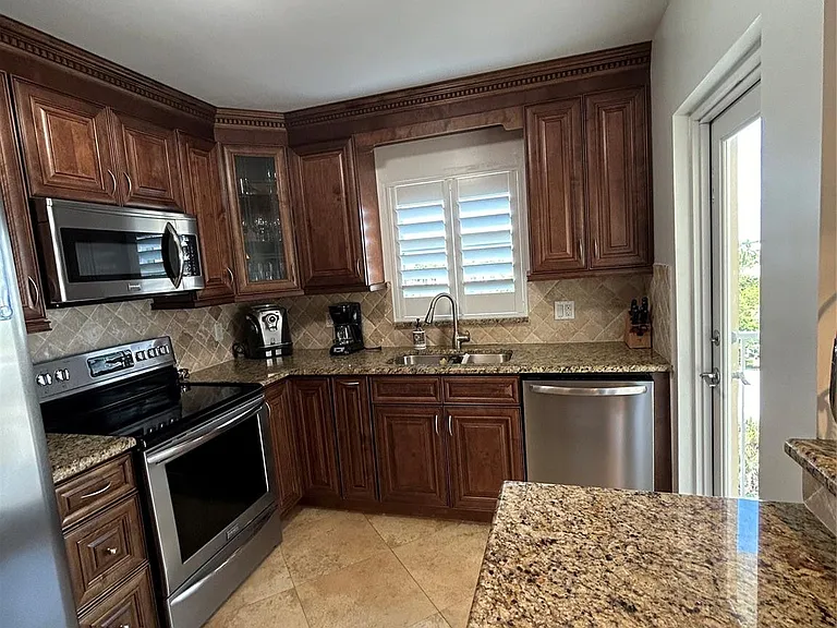 1200 Hibiscus Ave #702 — Photo 10