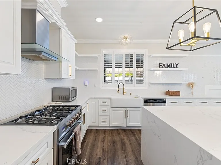 15736 Home Ct — Photo 13