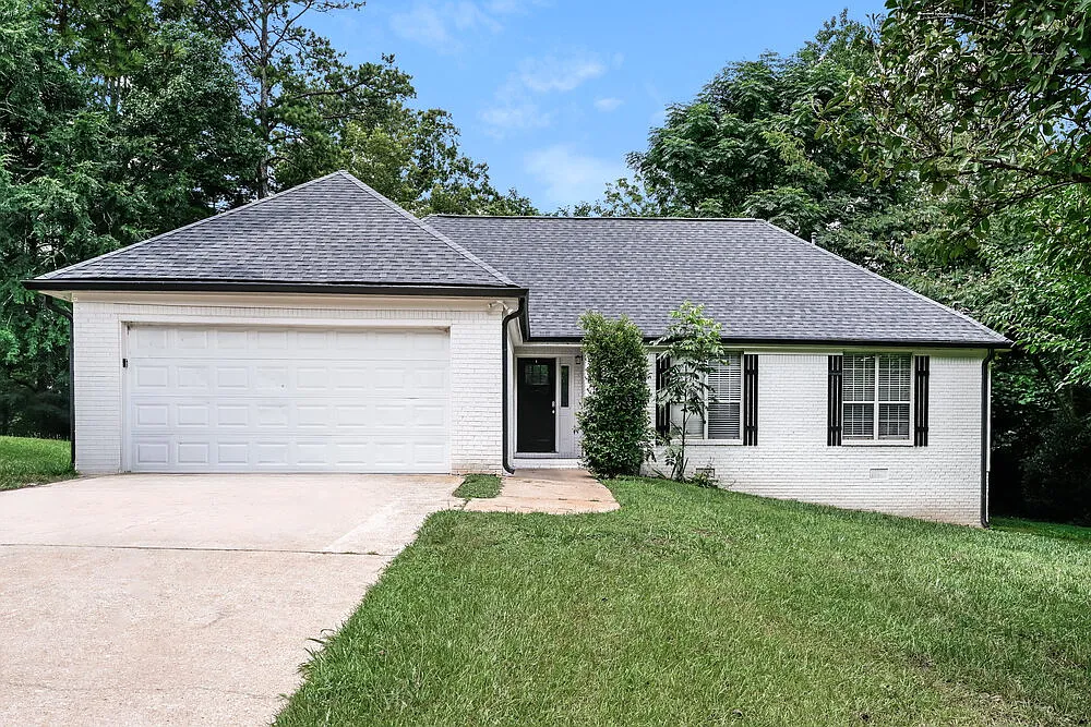 3 bed, 2.0 bath, 1562 sqft, $2,170 — Photo 1