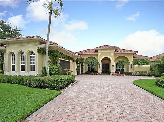 3-Car Side Load garage.