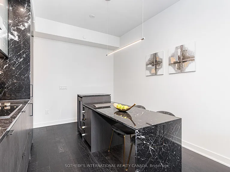 11 Yorkville Ave #1111 — Photo 8