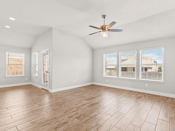 3rd image of 2255 OAK RUN PKWY