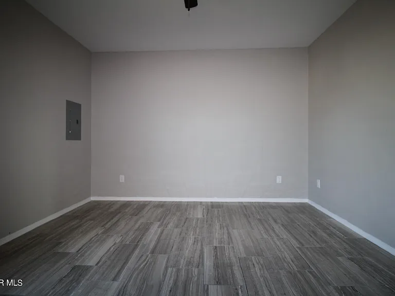 517 Val Verde St #B — Photo 40