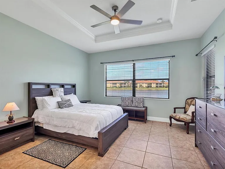 10424 Crooked Creek Dr — Photo 22