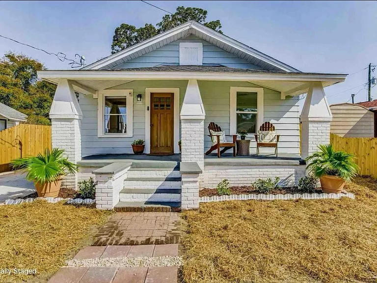 1304 N 6th Ave — Photo 1
