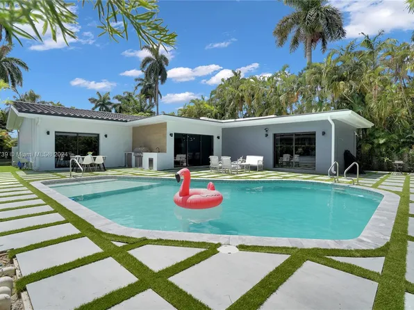 7531 Center Bay Dr, North Bay Village, FL 33141