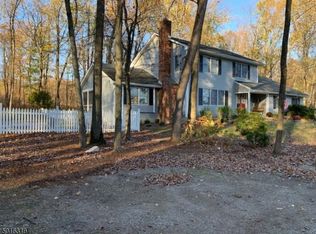 4 Pond View Dr, Wantage, NJ 07461