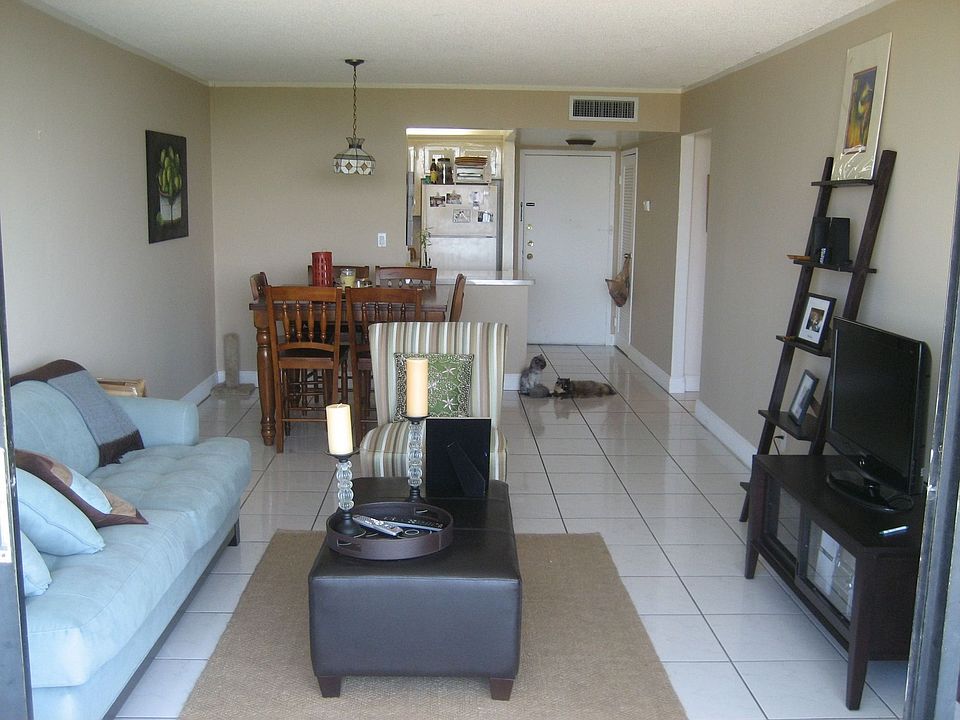 1st image of 2450 NE 135th St APT 706