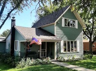 904 College St, Springfield, SD 57062