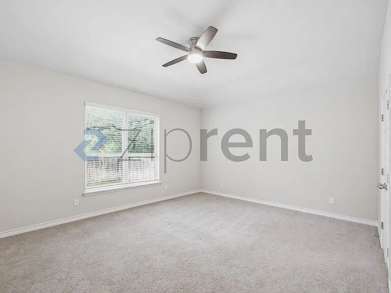 1550 Dundee Park — Photo 16