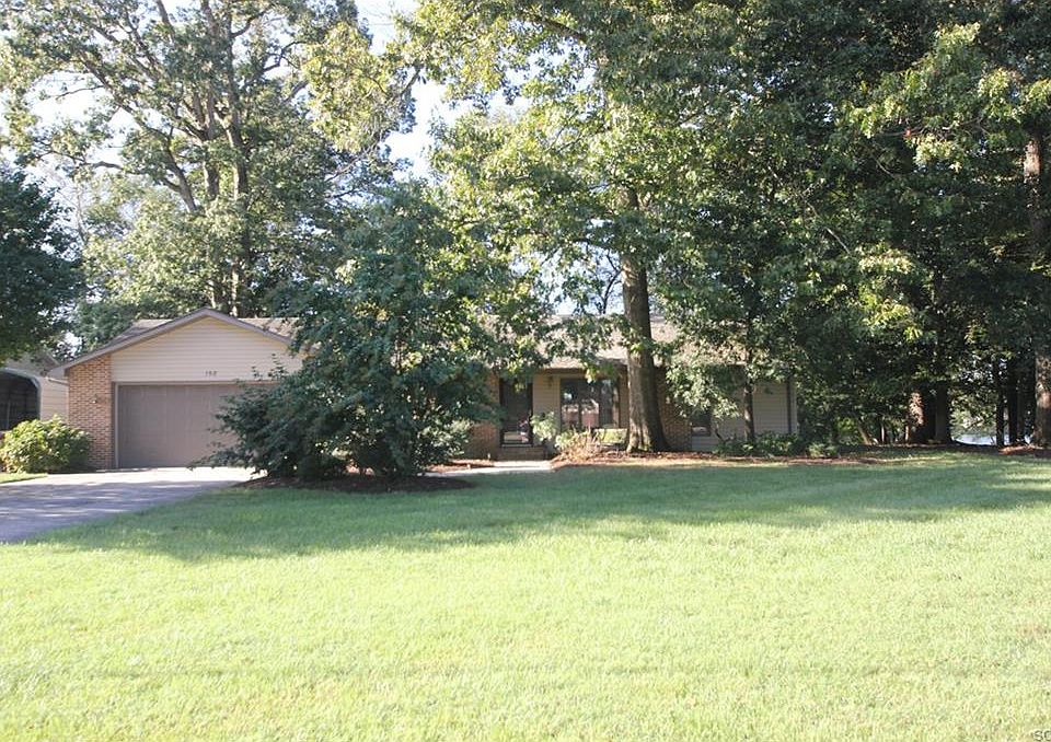 1st image of 150 Lakeside Dr