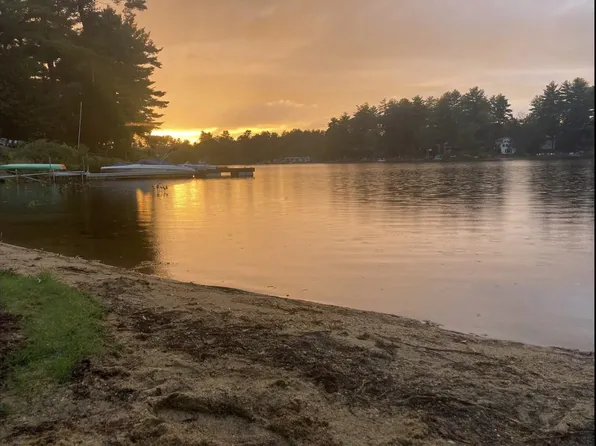 14 Marion Road, Raymond, NH 03077